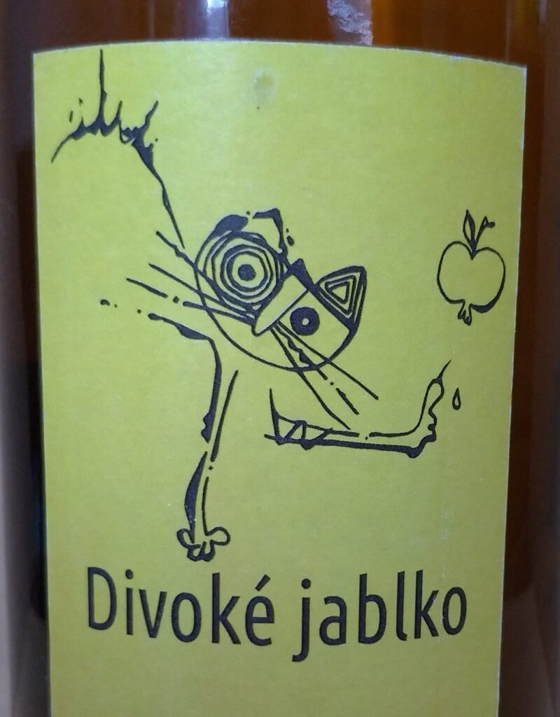 Divoké jablko logo